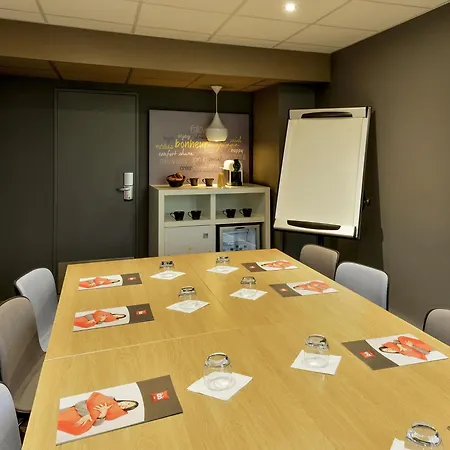 Ibis Roanne Restaurant 3*