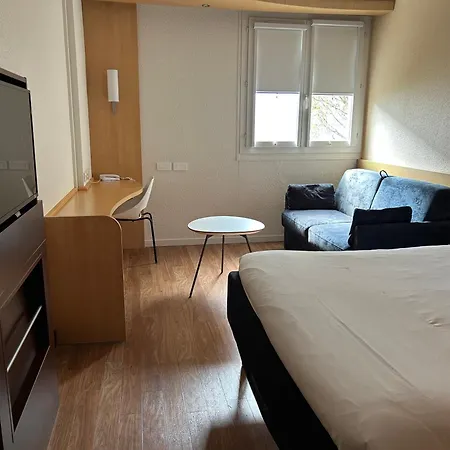 Ibis Roanne Restaurant Hotel